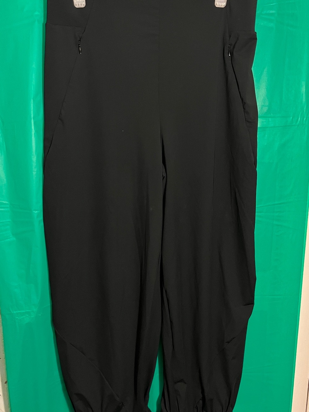 ACEGOLFS More Than Basic Performance Ruffle Pants - Picture 2 of 15